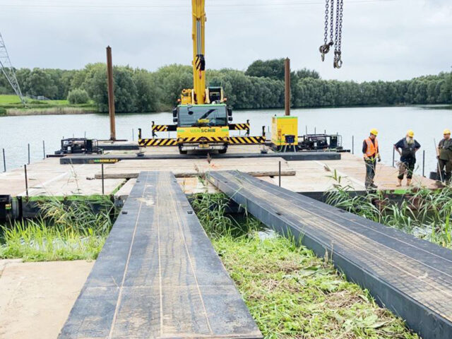 Van Schie pontons bruggen kranen rijplaten Journaal 2022 najaar (16)