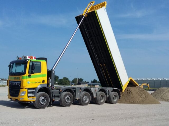 10x4 Kipper chauffeur (2)